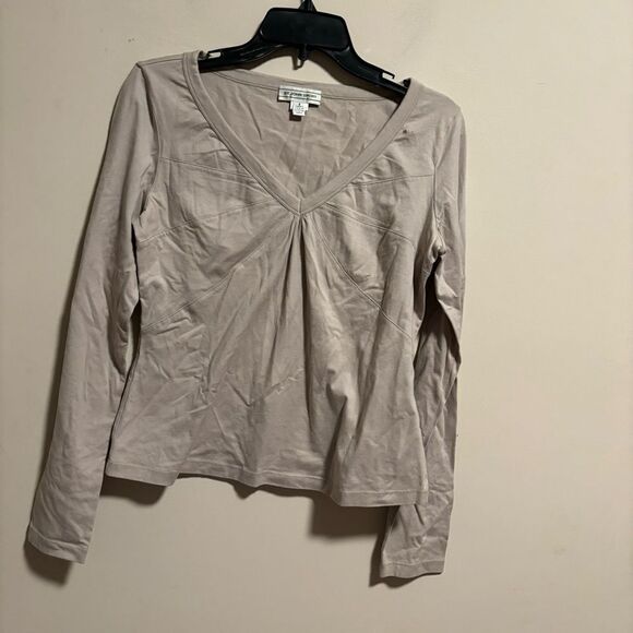 St. John Sport Tan Long Sleeve V-Neck- Size Small - Picture 6 of 8